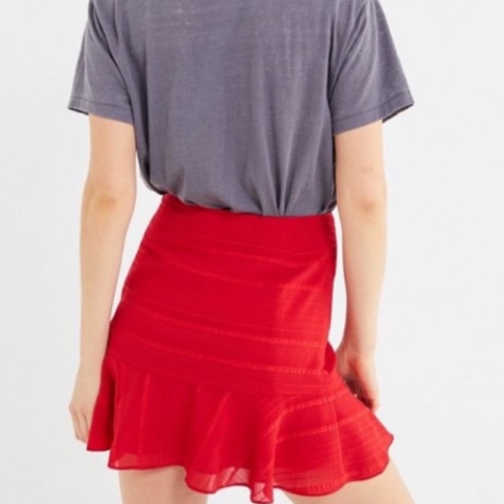 💃🏼 UO Ruched Mini Skirt - Picture 2 of 6